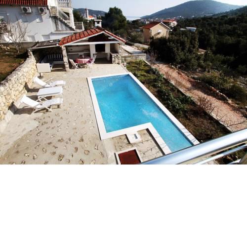 Family friendly house with a swimming pool Vinisce, Trogir - 14858