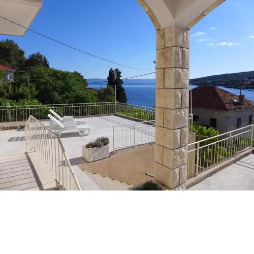 Family friendly seaside apartments Sumartin, Brac - 5771