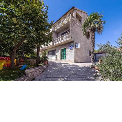 Family friendly seaside apartments Zaton, Krka - 12416