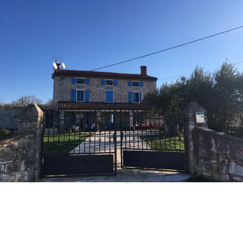 Farmhouse Cubani