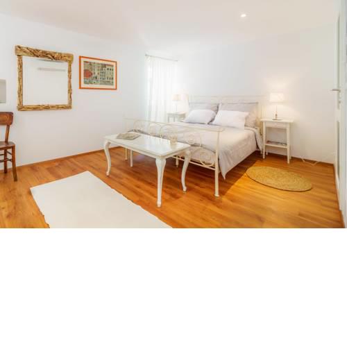 Felix Apartment