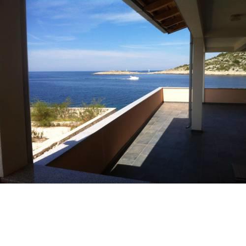 Ferienwohnung-puntaplanka-mit-Terrasse-direkt-am-Meer