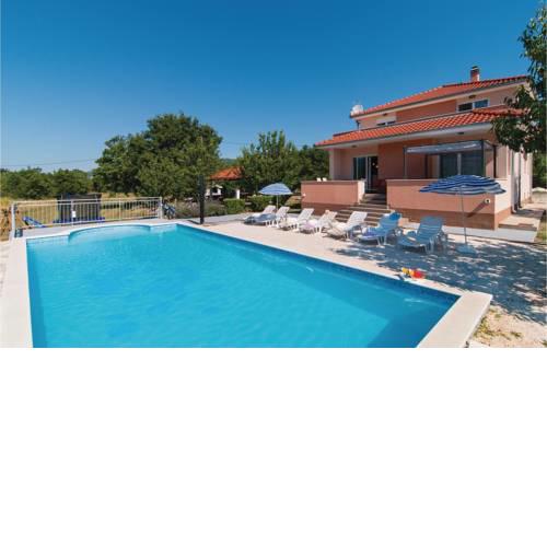 Five-Bedroom Holiday home Dugopolje with a Fireplace 03