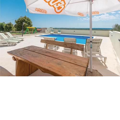 Five-Bedroom Holiday Home in Nadin