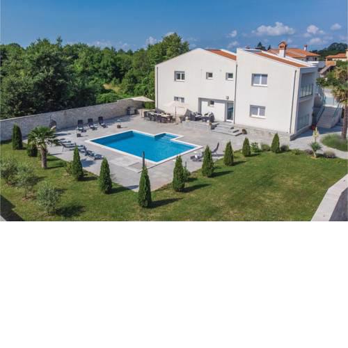 Five-Bedroom Holiday Home in Nedescina