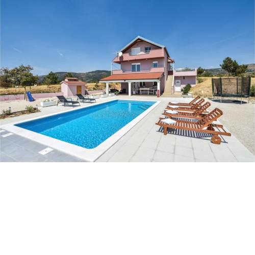 Five-Bedroom Holiday Home in Neoric