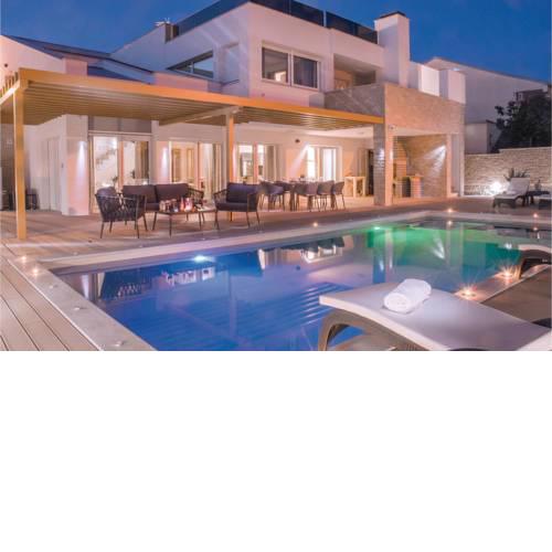 Five-Bedroom Holiday Home in Pirovac