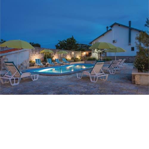 Five-Bedroom Holiday Home in Zaton