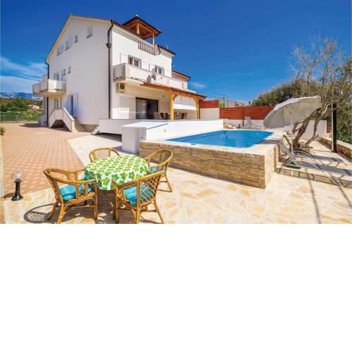 Five-Bedroom Holiday home with Sea View in Barbat