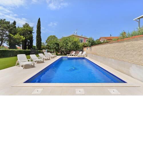 Fondole Villa Sleeps 10 with Pool and Air Con