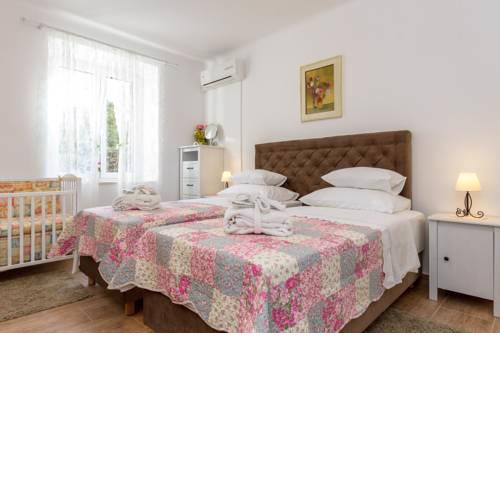 For All Seasons Apartment