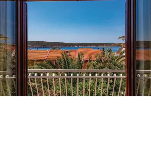 Four-Bedroom Apartment in Barbat