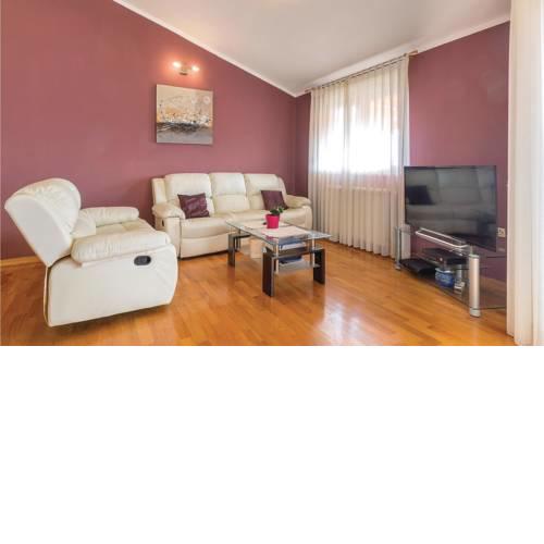 Four-Bedroom Apartment in Pula