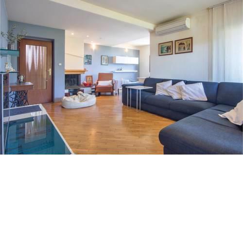 Four-Bedroom Apartment in Pula