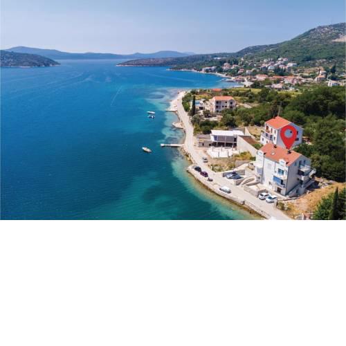 Four-Bedroom Apartment in Slano
