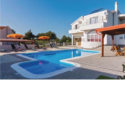 Four-Bedroom Holiday Home in Brodarica