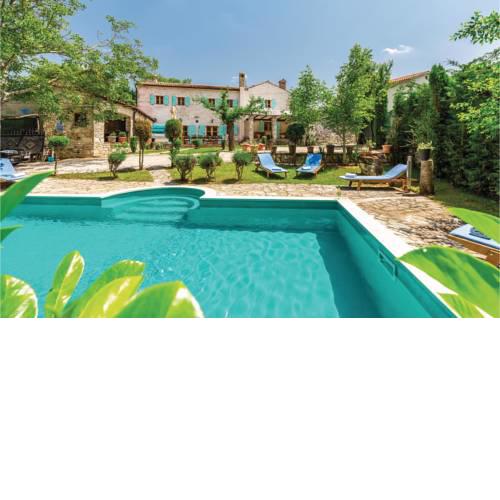 Four-Bedroom Holiday Home in Damijanici