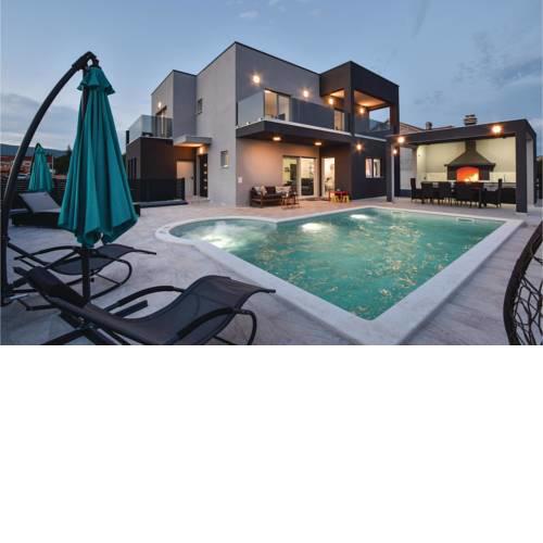 Four-Bedroom Holiday Home in Dicmo