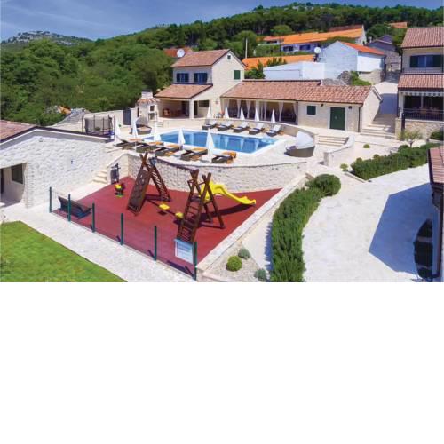 Four-Bedroom Holiday Home in Dubrava
