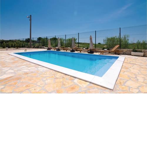 Four-Bedroom Holiday Home in Islam Latinski