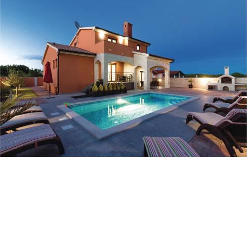Four-Bedroom Holiday Home in Jadreski