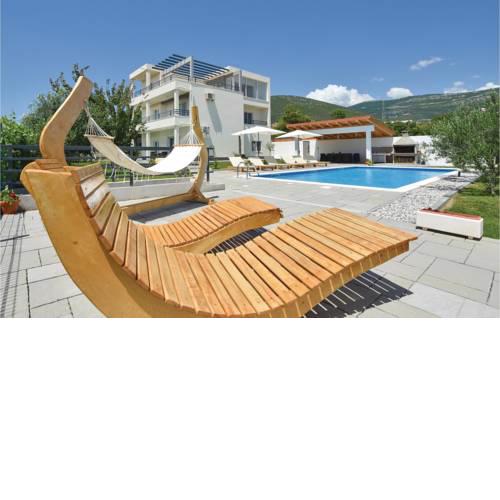 Four-Bedroom Holiday Home in Kastel Novi