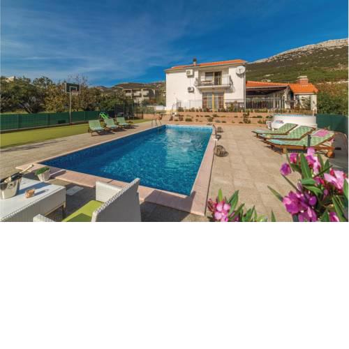 Four-Bedroom Holiday Home in Kastel Stari
