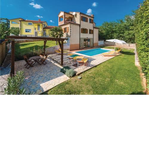 Four-Bedroom Holiday Home in Kastelir