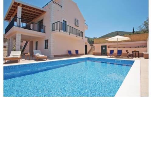 Four-Bedroom Holiday Home in Kneze