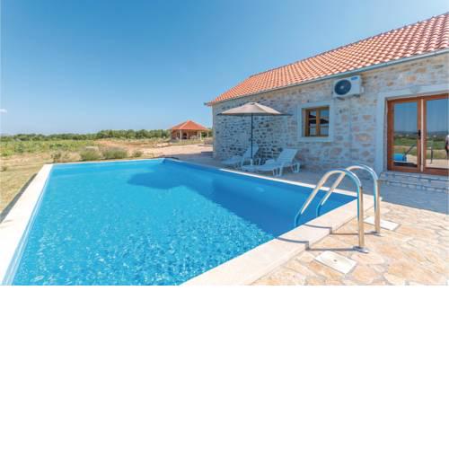 Four-Bedroom Holiday Home in Lisane Tinjske