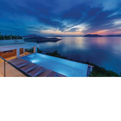 Four-Bedroom Holiday Home in Lukovo