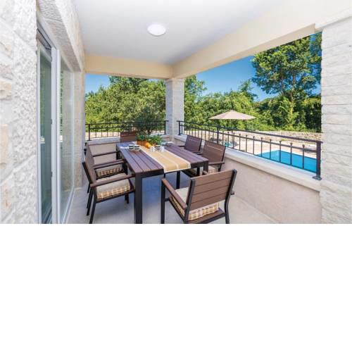 Four-Bedroom Holiday Home in Malinska