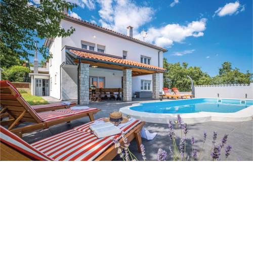 Four-Bedroom Holiday Home in Manjadvorci