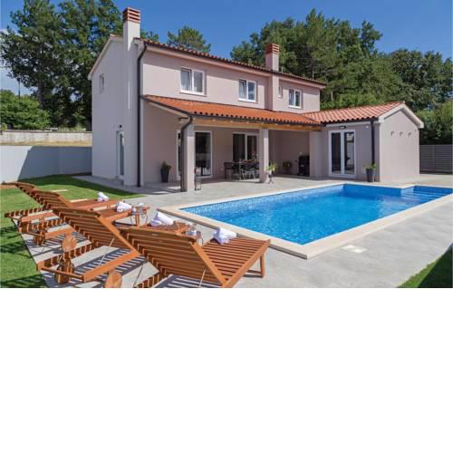 Four-Bedroom Holiday Home in Manjadvorci