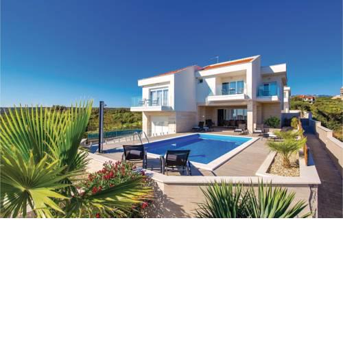 Four-Bedroom Holiday Home in Novalja
