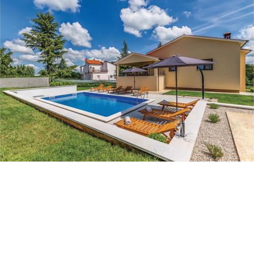Four-Bedroom Holiday Home in Pazin