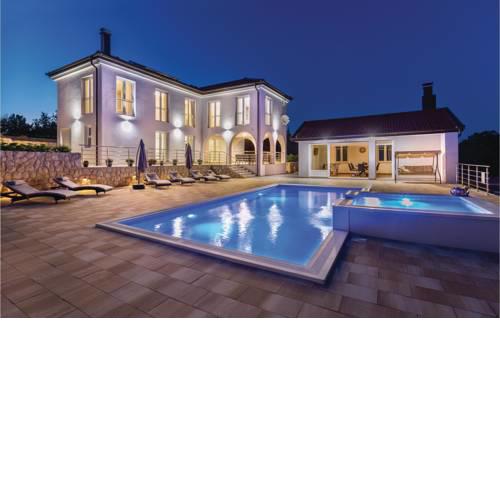 Four-Bedroom Holiday Home in Poljica Imotska