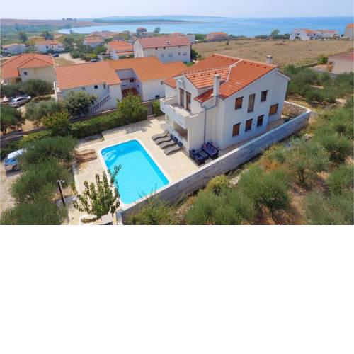 Four-Bedroom Holiday Home in Povljana