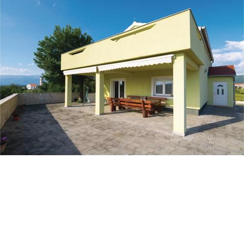 Four-Bedroom Holiday Home in Pridraga