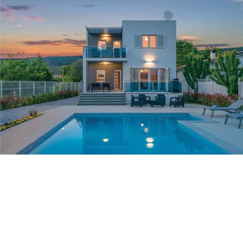 Four-Bedroom Holiday Home in Prolozac Donji