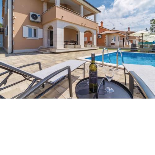 Four-Bedroom Holiday Home in Pula
