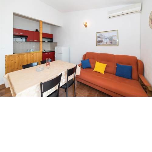 Four-Bedroom Holiday Home in Seget Donji