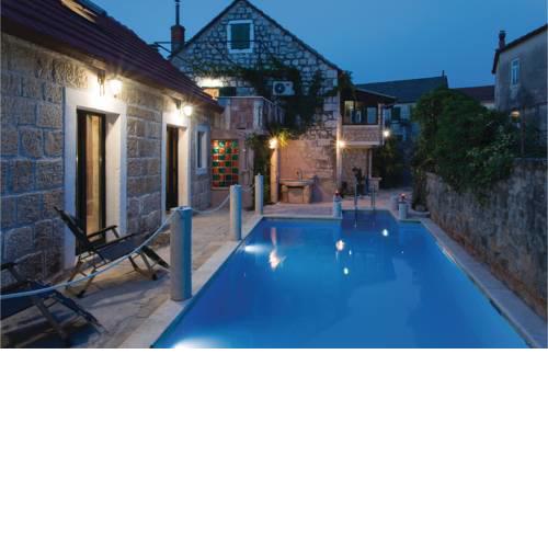 Four-Bedroom Holiday Home in Sinj