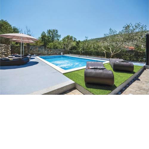 Four-Bedroom Holiday Home in Srinjine