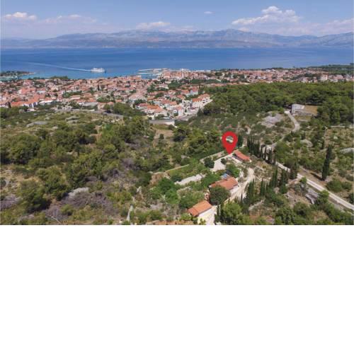 Four-Bedroom Holiday Home in Supetar