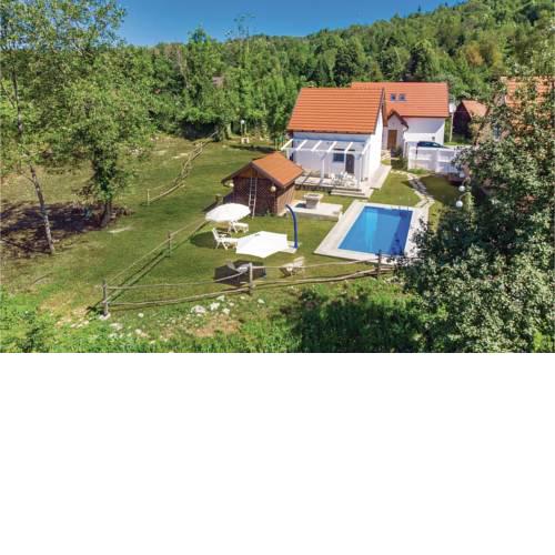 Four-Bedroom Holiday Home in Tomici