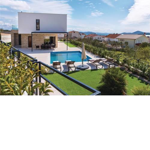Four-Bedroom Holiday Home in Tribunj