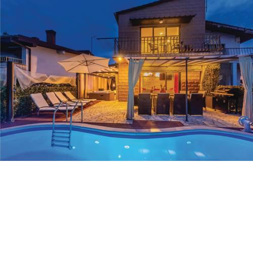 Four-Bedroom Holiday Home in Vantacici