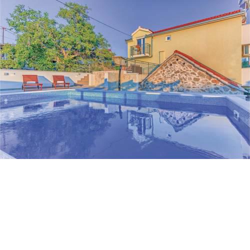 Four-Bedroom Holiday Home in Vinovo Gornje