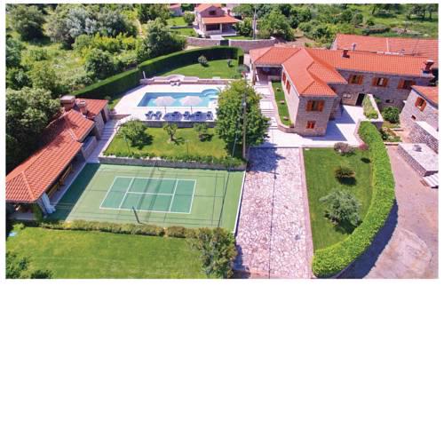 Four-Bedroom Holiday Home in Vitaljina